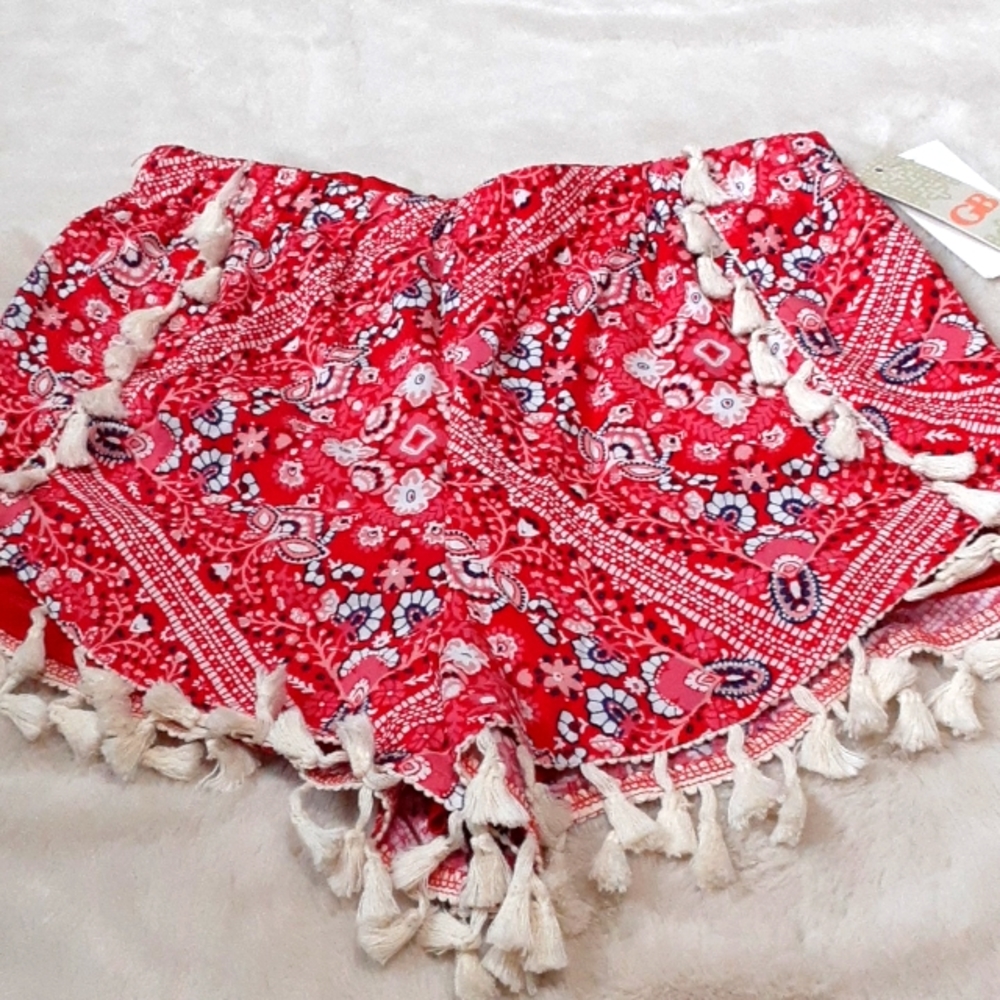 NWT GB floral Boho short size Med